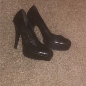 Comfy black heels